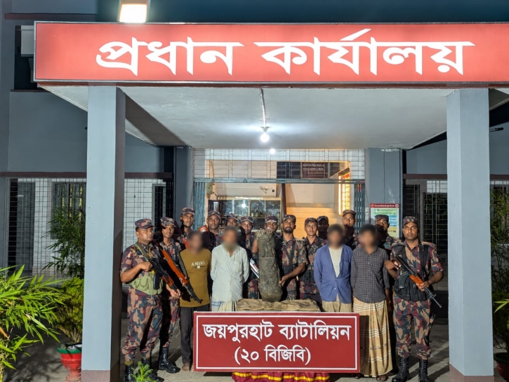 ৭২ কেজির কষ্টিপাথরের মূর্তি উদ্ধার, আটক ৪